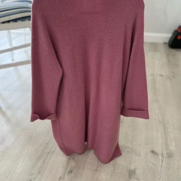 Saks Fifth Avenue 95% cashmere wrap. Gorgeous pink and lush. Super soft! - Picture 5 of 6